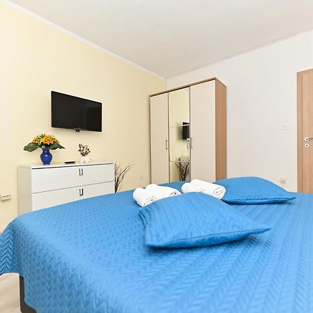 Apartmani Dolores Kastela Luaran gambar